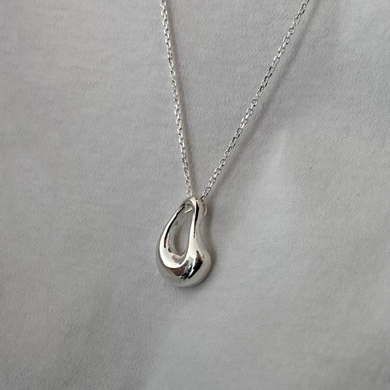 Water long necklace
