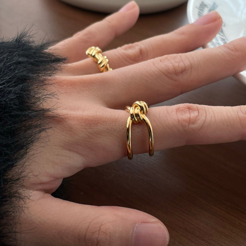 Wide knot ring