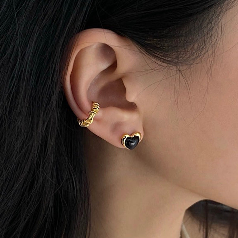 Baby heart earring (onyx)