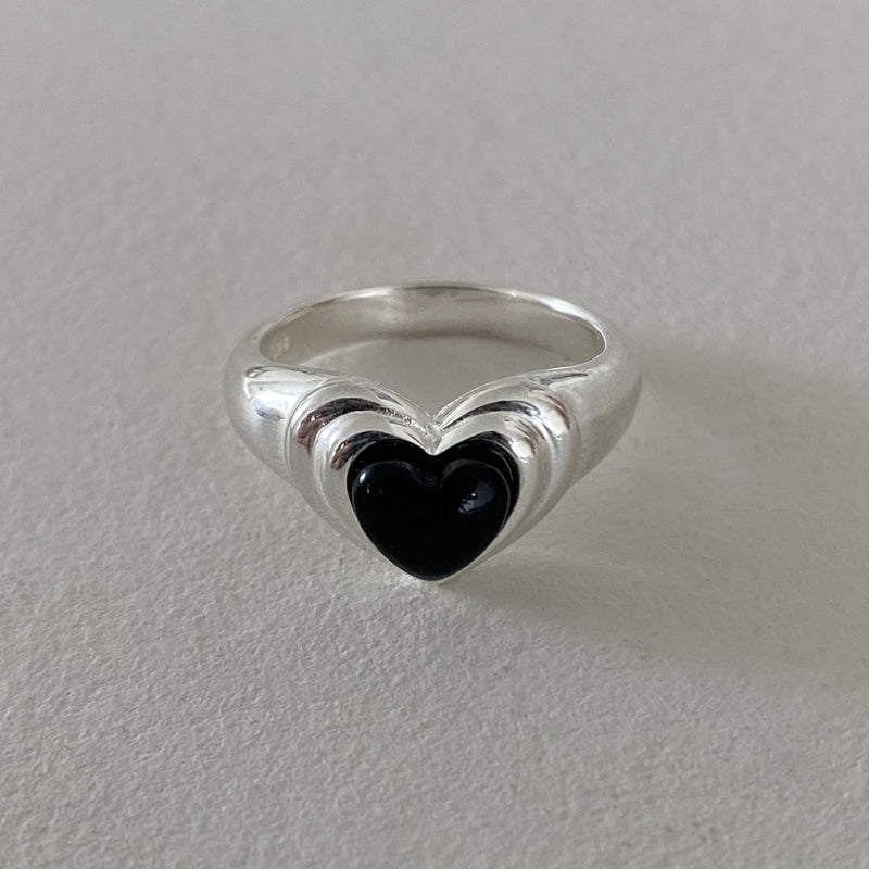 Baby heart onyx ring