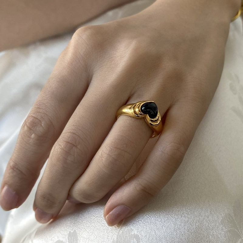 Baby heart onyx ring
