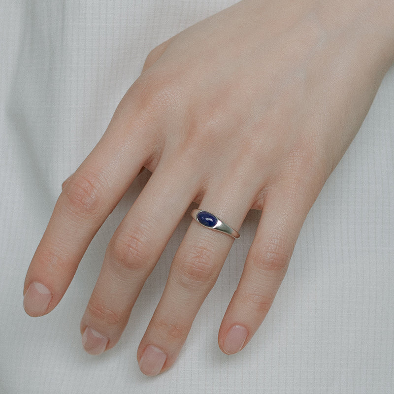Uovo ring _ navy gemstone (lapis lazuli)