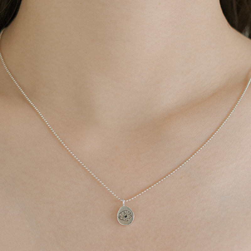 Carina poppy necklace
