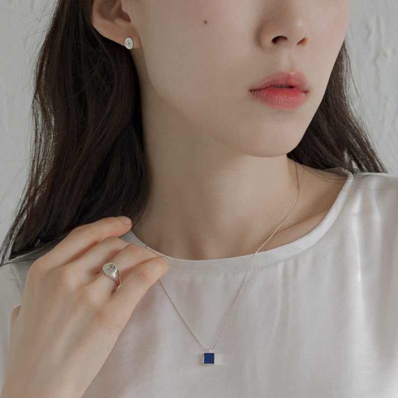 Square necklace _ blue gemstone (blue agate)