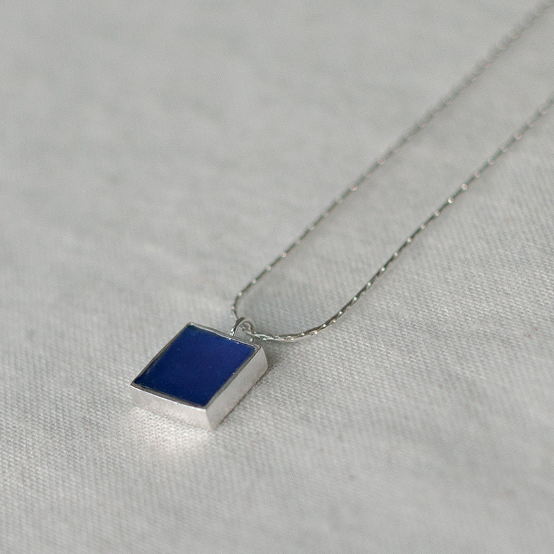 Square necklace _ blue gemstone (blue agate)