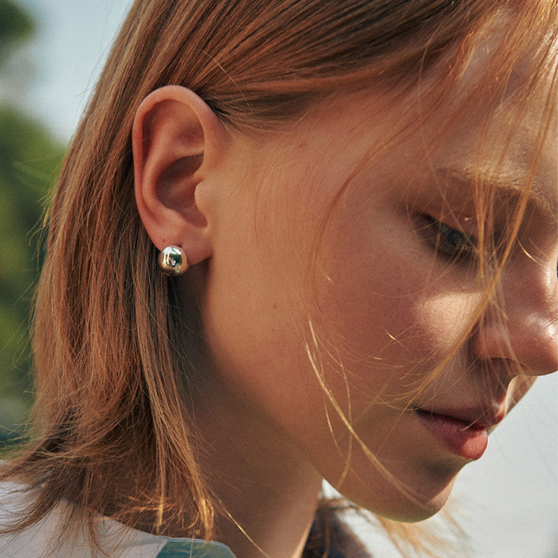 ウォルナット ピアス：シルバー / WALNUT EARRING (SILVER)