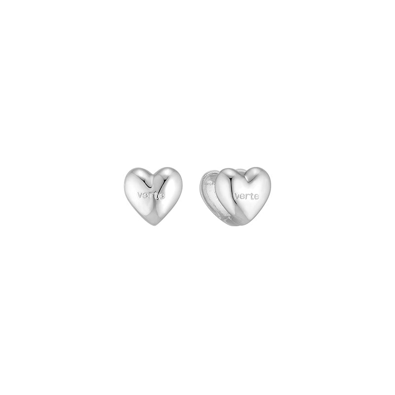 予約配送 7/26~】プランプ ハート ピアス：シルバー / PLUMP HEART EARRING (SILVER) | アモンズ – amondz