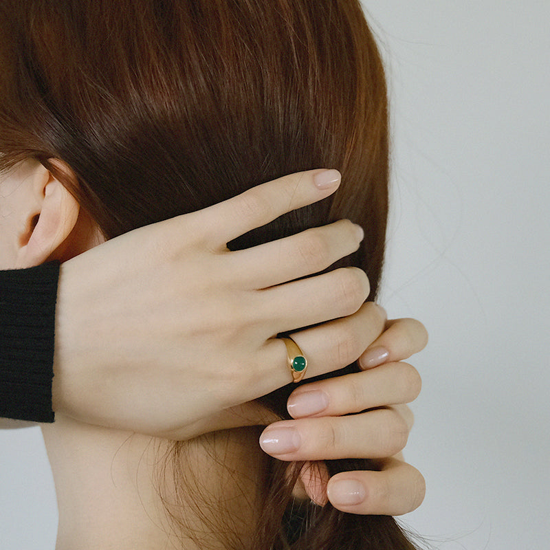 Sole ring _ green gemstone (green onyx)