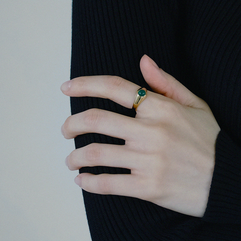 Sole ring _ green gemstone (green onyx)