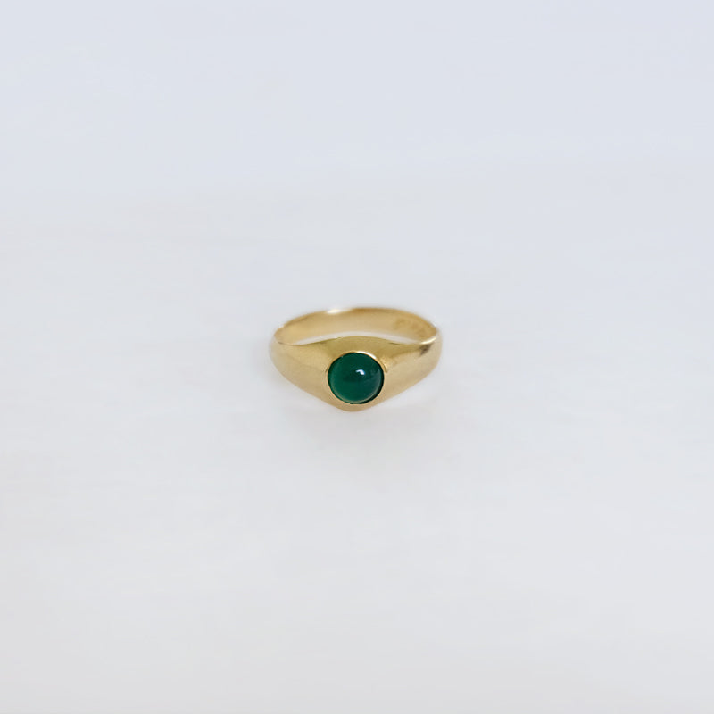 Sole ring _ green gemstone (green onyx)