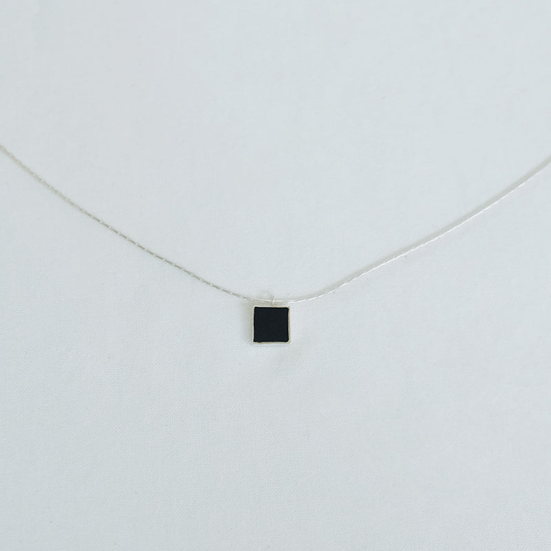 Square necklace _ Black & Red gemstones (onyx & cherry stone)