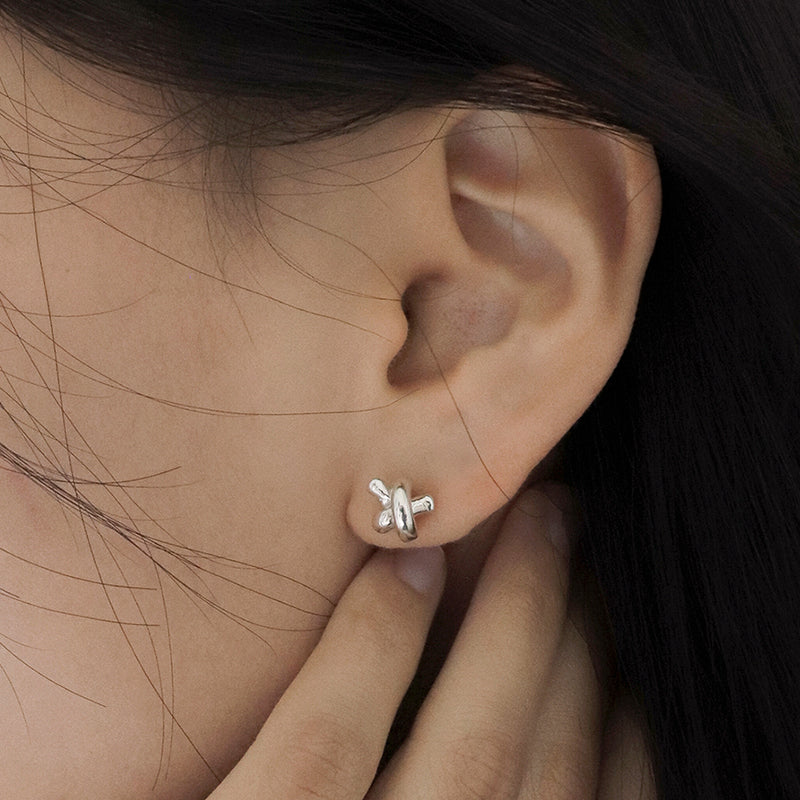 ミニ ノット ピアス / mini knot earring