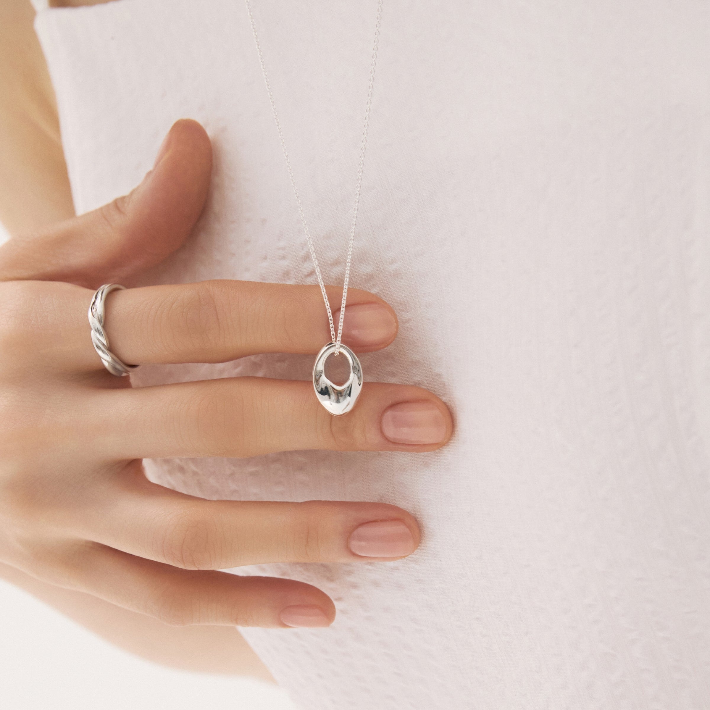 シルバーポータリーウィアモンズネックレス / Silver Pottery Necklace