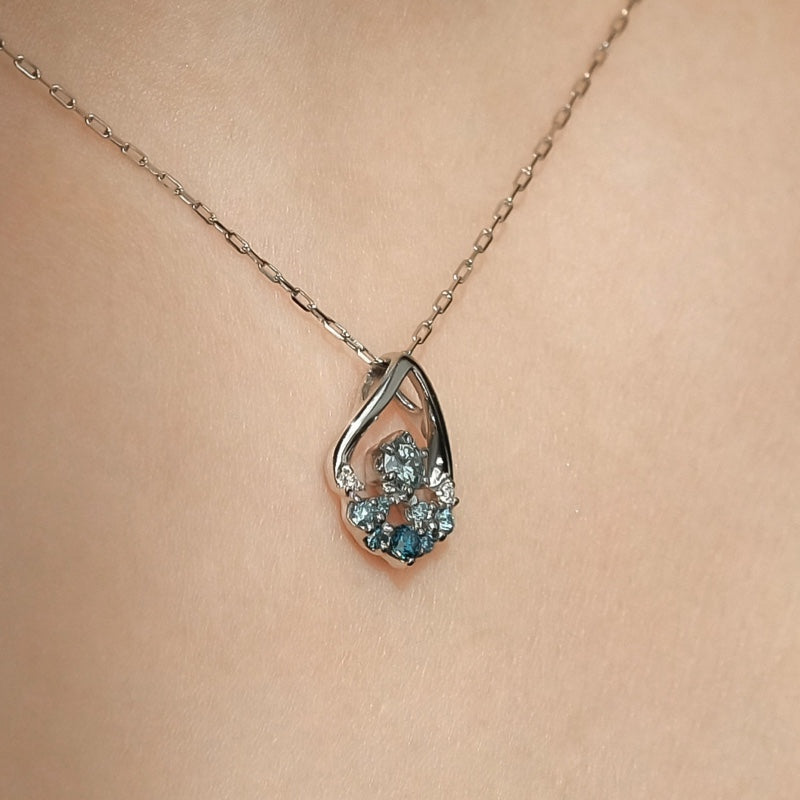 アイスブルー ダイヤ しずく ポイント ネックレス / Ice Blue Diamond Waterdrop Point Necklace