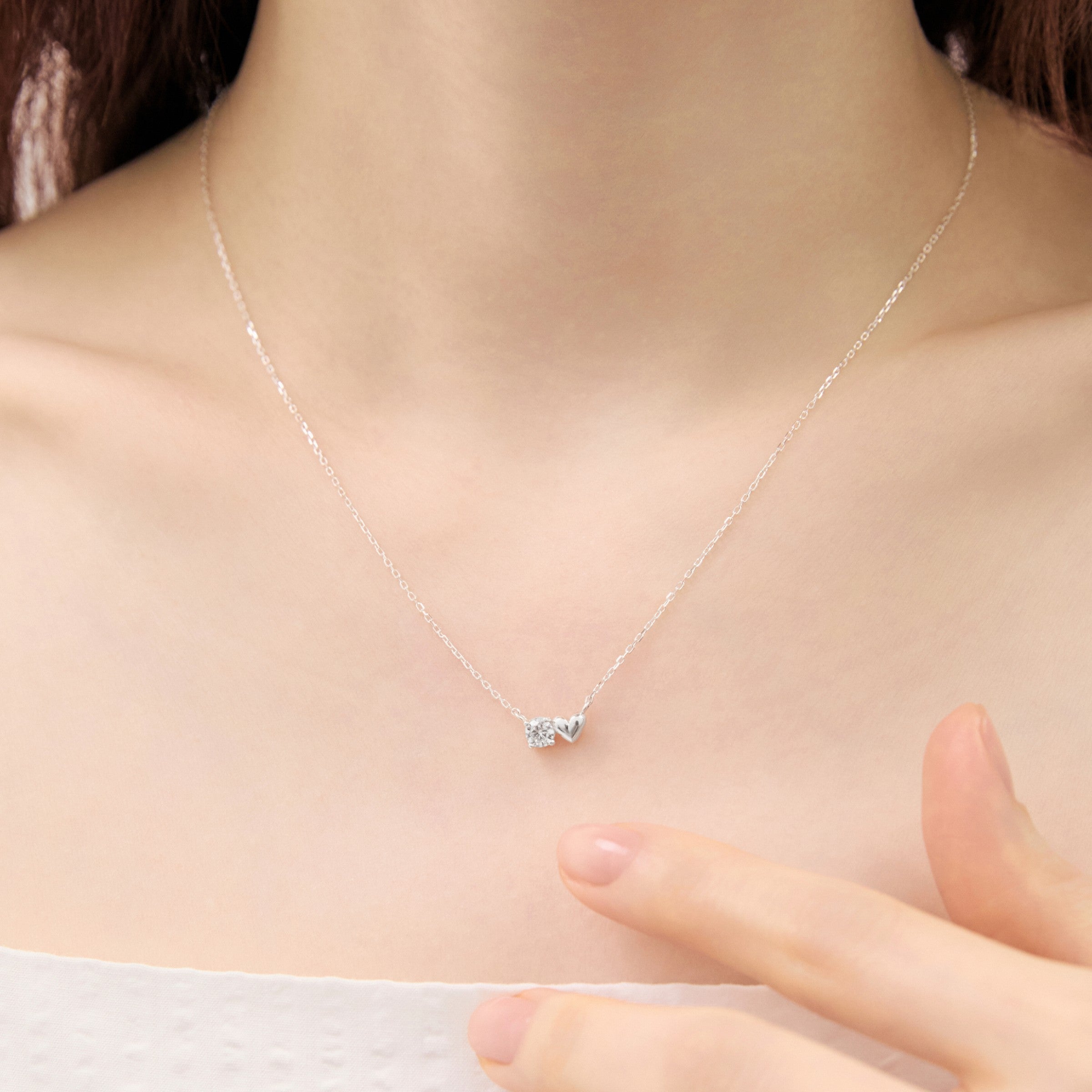 シルバーグリッターハートウィアモンズネックレス / Silver Glitter Heart Necklace