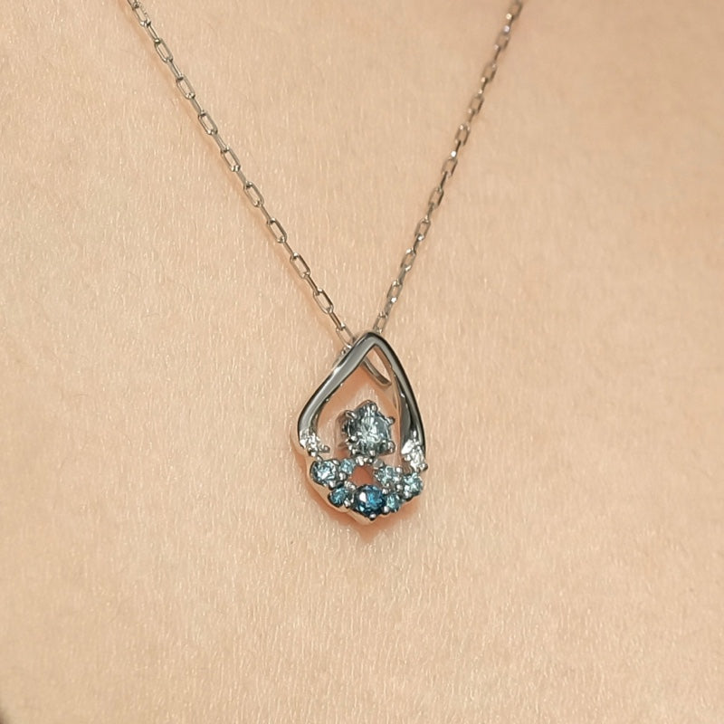 アイスブルー ダイヤ しずく ポイント ネックレス / Ice Blue Diamond Waterdrop Point Necklace