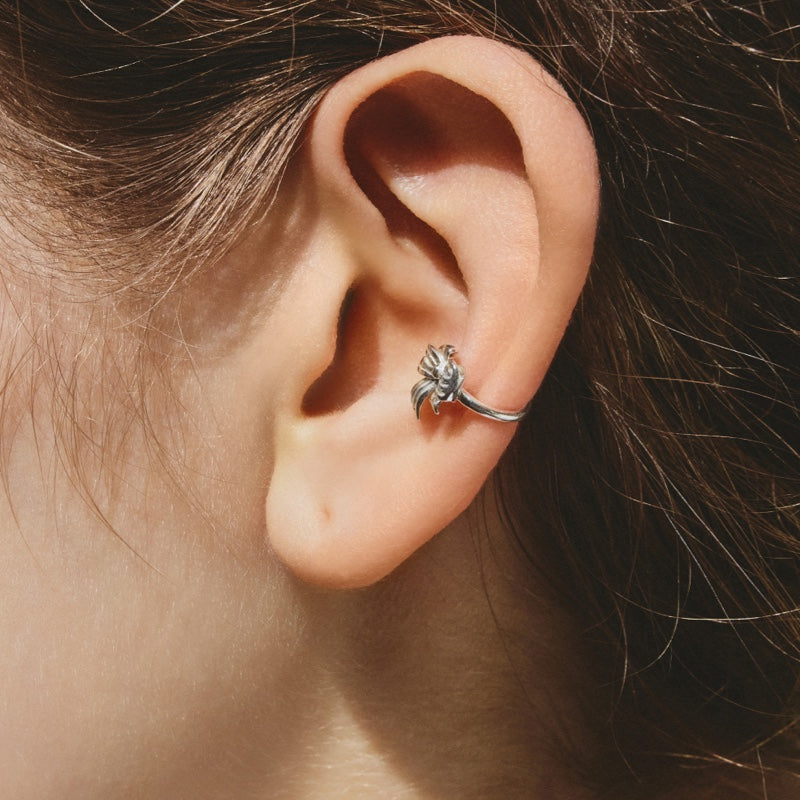 SCOUT グランジ リボン シルバー イヤカーフ / SCOUT GRUNGE RIBBON SILVER EAR CUFF