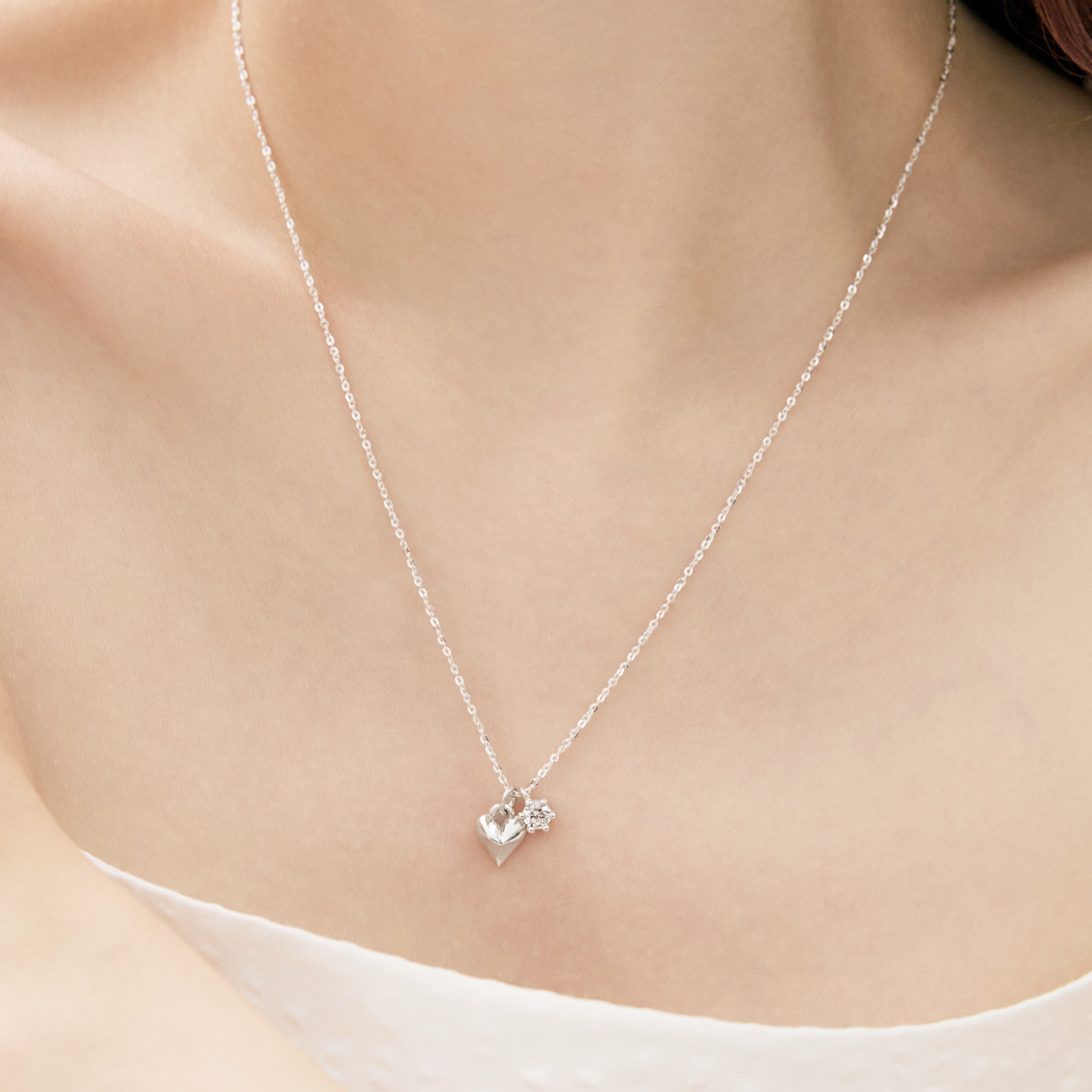 シルバーボリュームハートチャームウィアモンズネックレス / Silver Volume Heart Charm Necklace