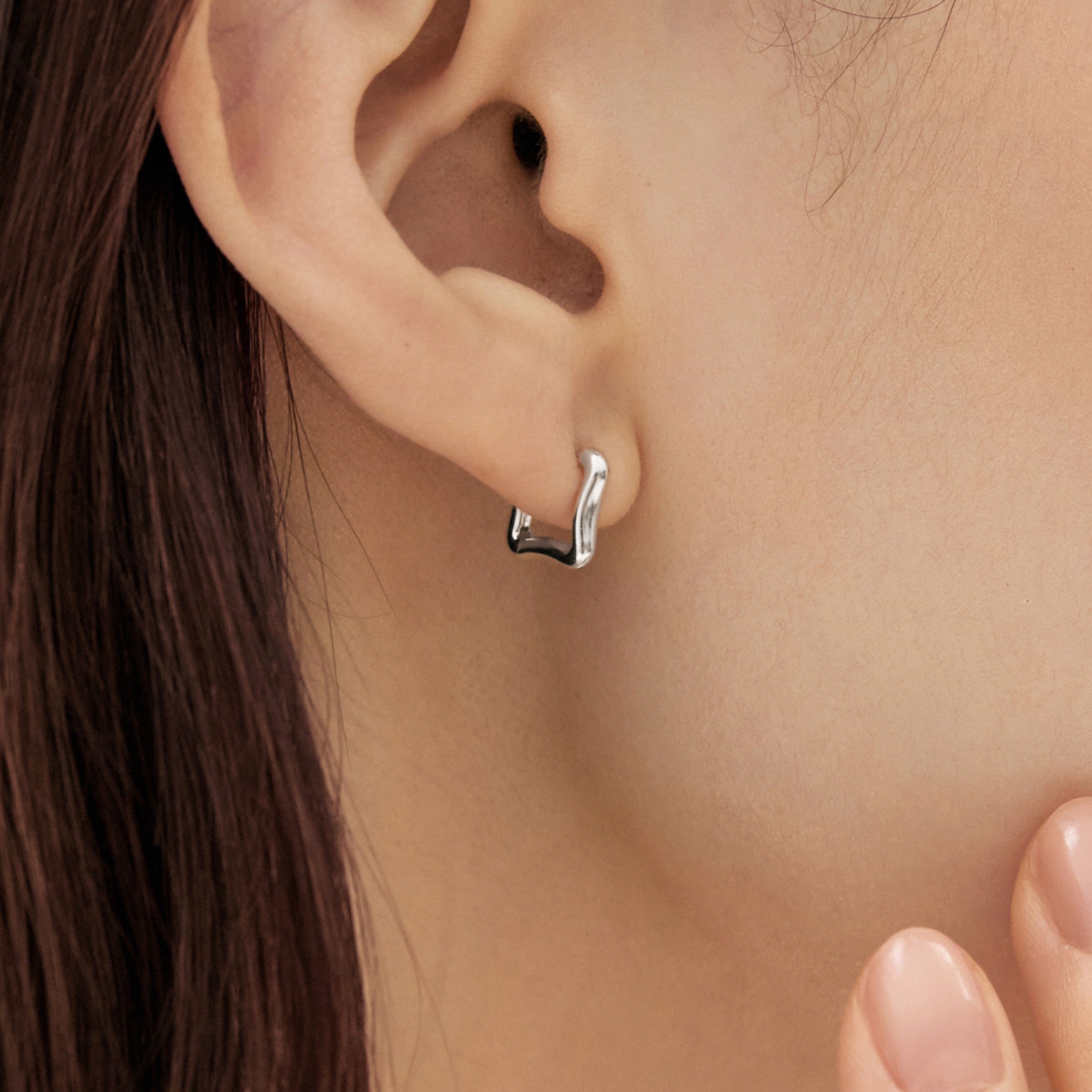 シルバーメルテッドフレームウィアモンズワンタッチイヤリング / SIilver Melted Frame One-Touch Earrings