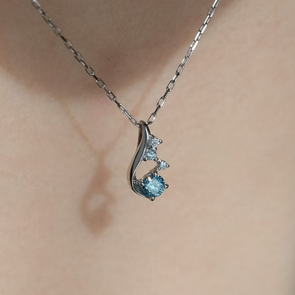 アイスブルー ダイヤ カーブ ネックレス / Ice Blue Diamond Curve Necklace