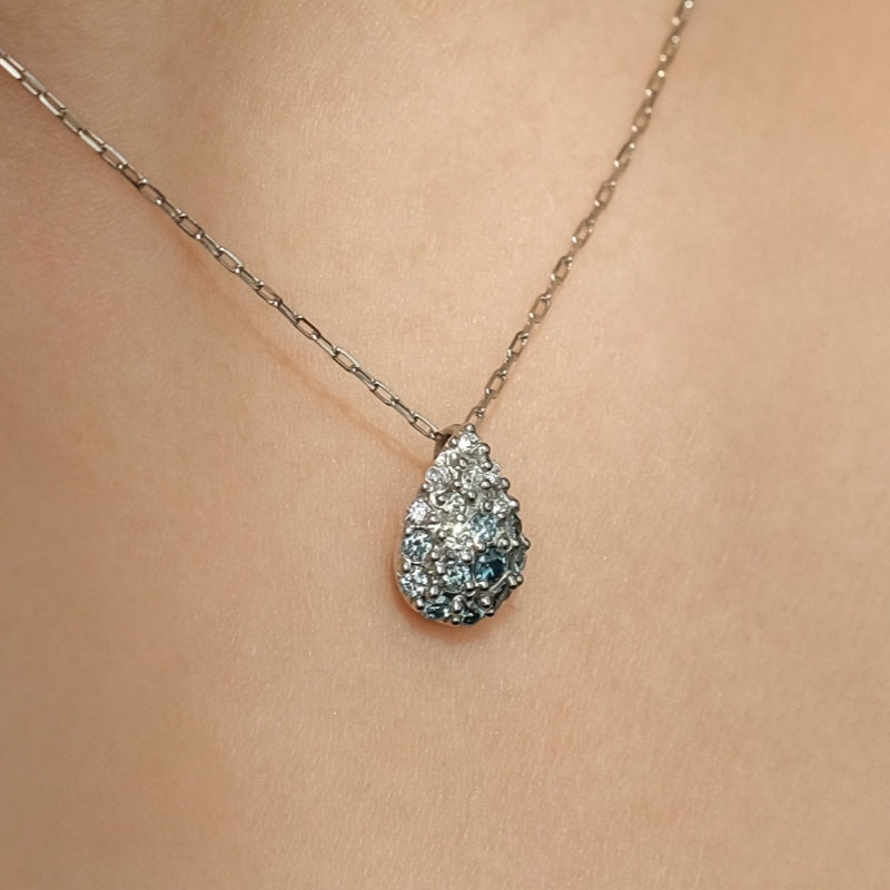 アイスブルー ダイヤ しずく ネックレス / Ice Blue Diamond Waterdrop Necklace