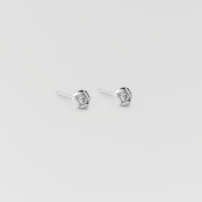 シルバーブルームストーンウィアモンズイヤリング / Silver Bloom Stone Earrings