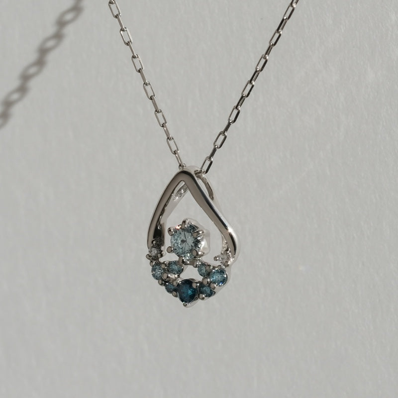 アイスブルー ダイヤ しずく ポイント ネックレス / Ice Blue Diamond Waterdrop Point Necklace