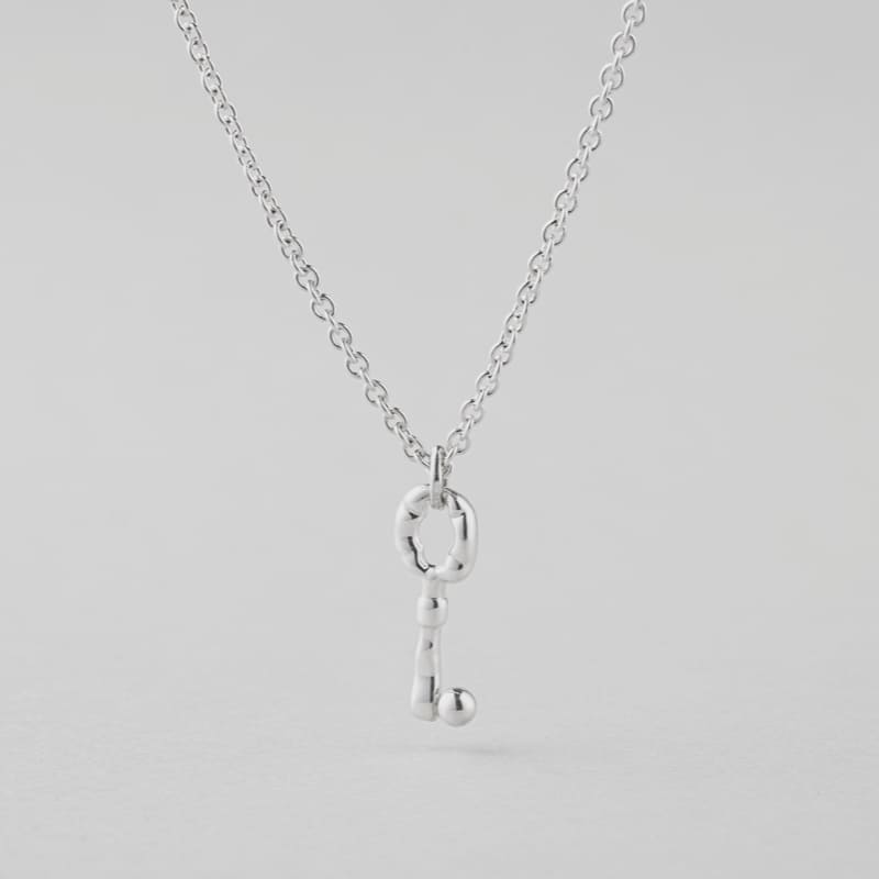 シルバー ホワイト キー ペンダント ネックレス / Silver White Key Pendant Necklace