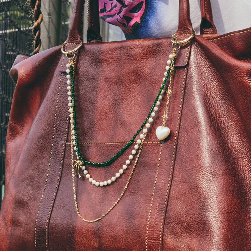 SCOUT クローバー グリーン ビーズ & パール ストラップ キーホルダー / SCOUT CLOVER GREEN BEADS & PEARL STRAP KEYRING