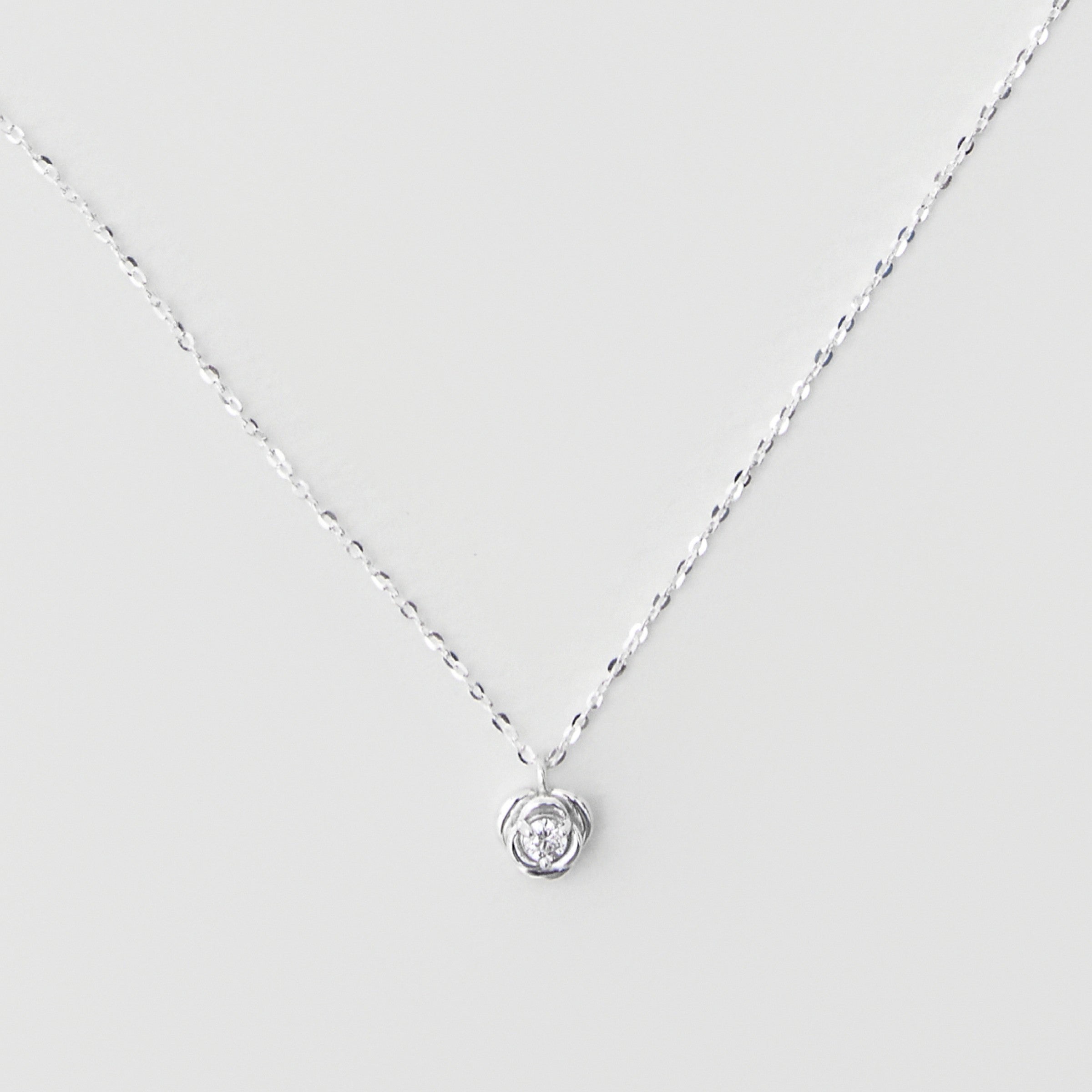 シルバーローズストーンウィアモンズネックレス / Silver Rose Stone Necklace