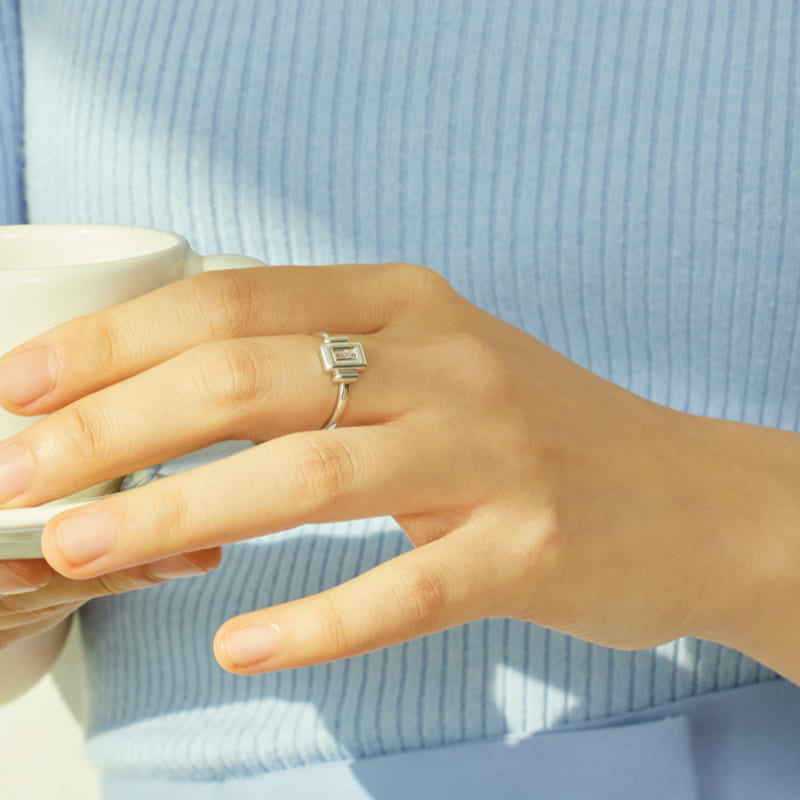 シルバー スクエア フレーム バゲット リング / Silver Frame Baguette Ring