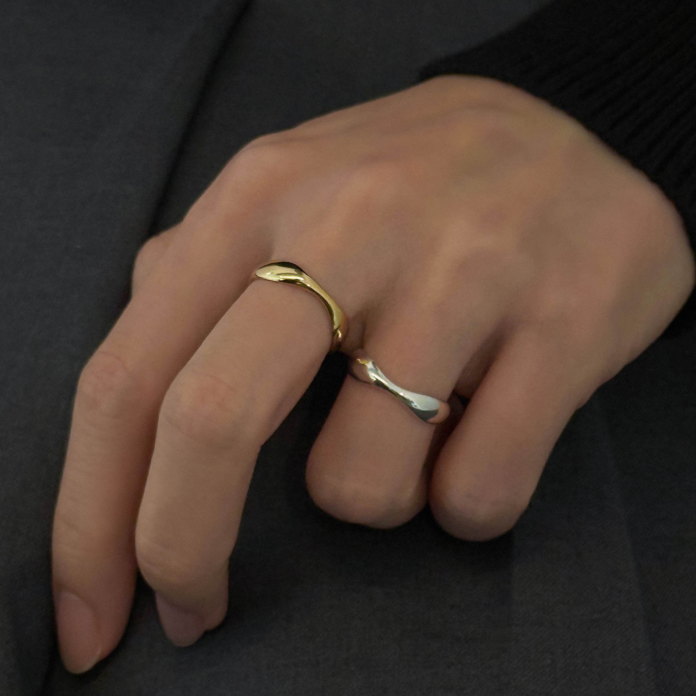 シルバーウェーブダイヤモンドリング