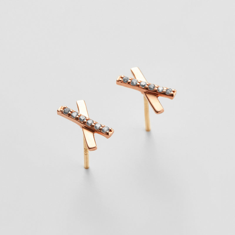 K14 ローズ ゴールド X スティック ピアス / 14K Rose Gold X Stick Earrings