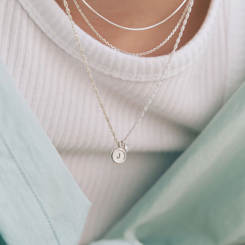 シルバー ラウンド ミニ ストーン イニシャル ネックレス / Silver Round Mini Stone Initial Necklace