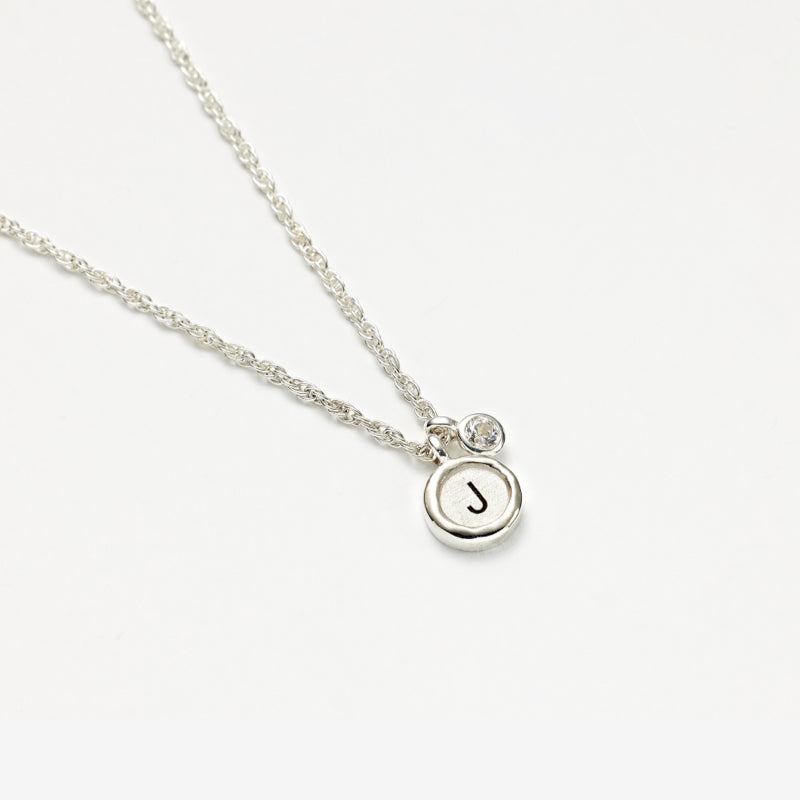 シルバー ラウンド ミニ ストーン イニシャル ネックレス / Silver Round Mini Stone Initial Necklace
