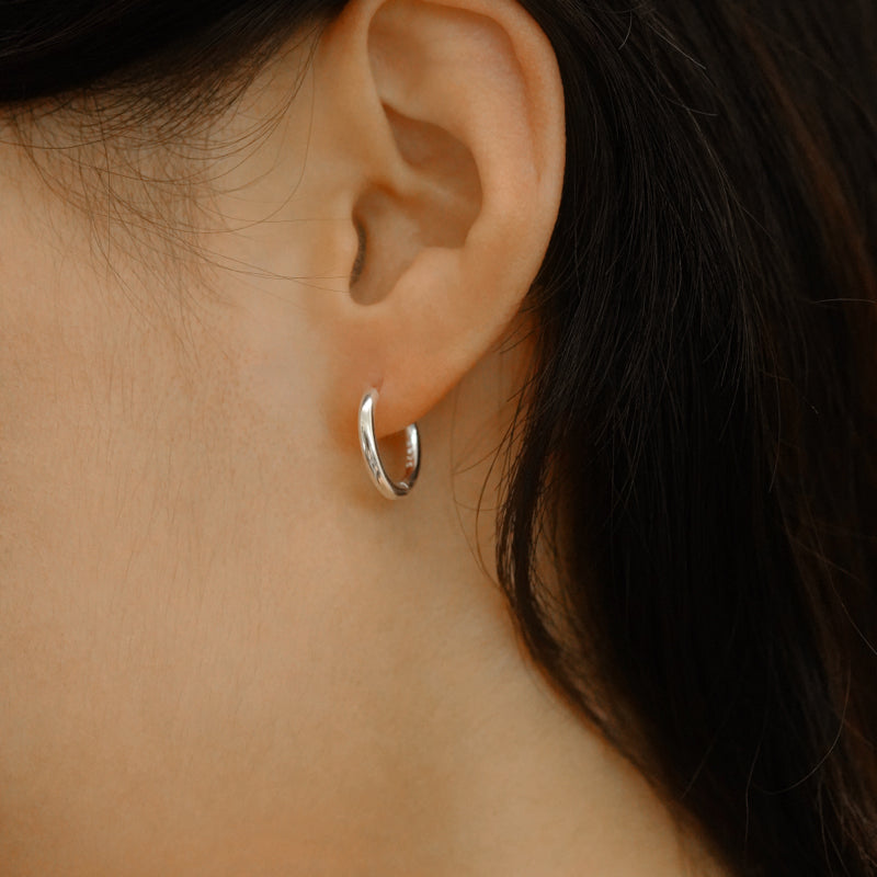 【11/9-11/20 50% クーポン】 シルバー ベーシック ワンタッチ ピアス / Silver Basic One Touch Earrings