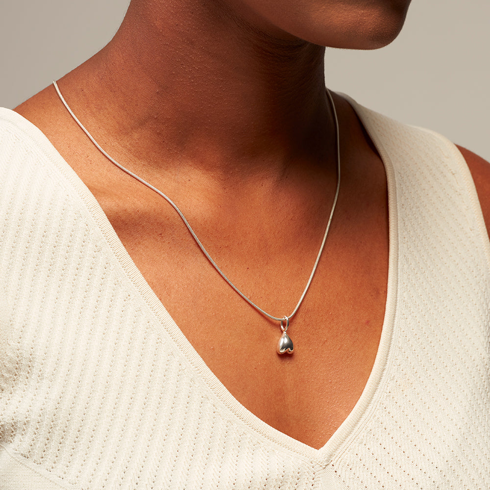 ラブ ペンダント ネックレス：ラージ / Love Pendant Necklace - Large