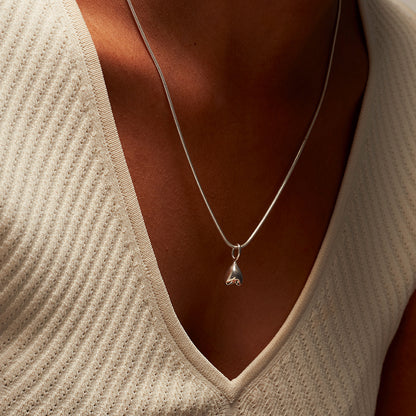ラブ ペンダント ネックレス：ラージ / Love Pendant Necklace - Large