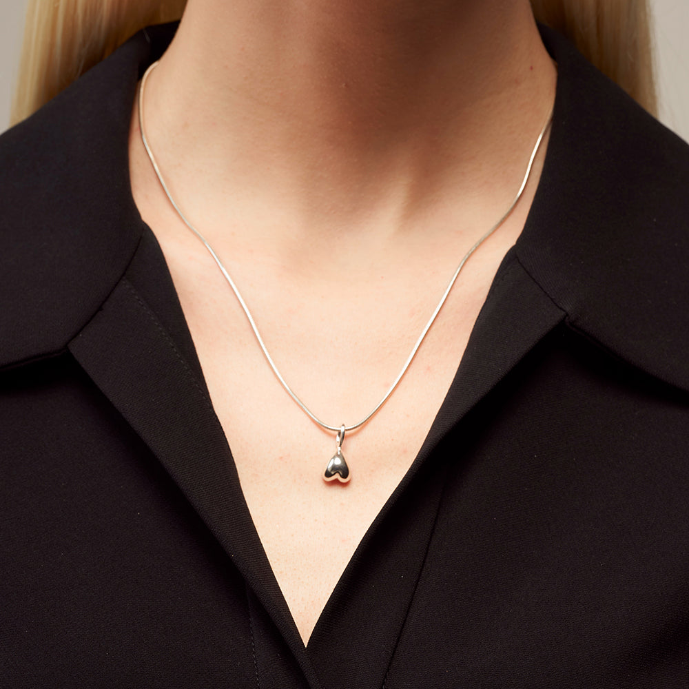 ラブ ペンダント ネックレス：ラージ / Love Pendant Necklace - Large