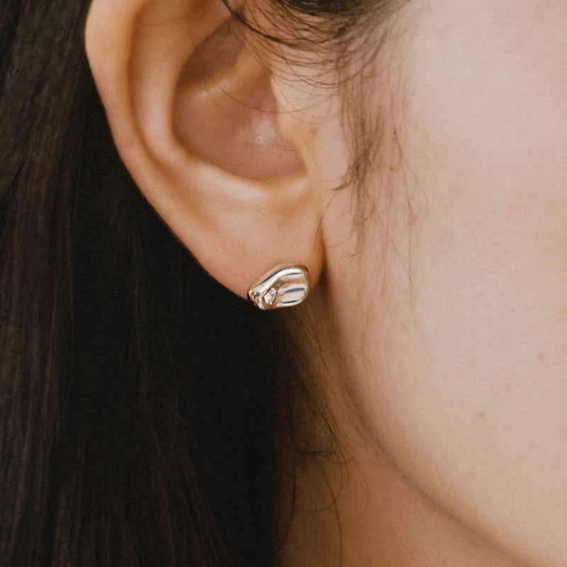 シルバー ビーン ピアス / Silver Bean Earrings